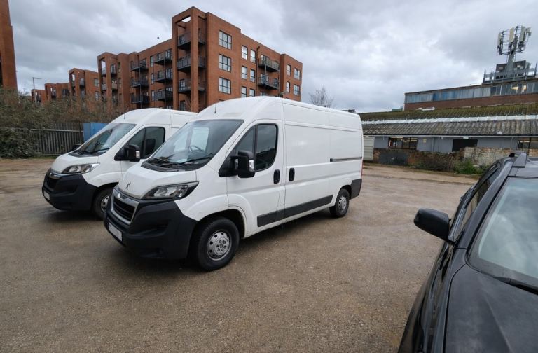 Man and van. House/flat/office moving. Gardens/ rubbish Removals.