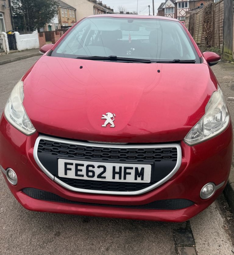 Peugeot, 208, Hatchback, 2012, Manual, 1199 (cc), 5 doors
