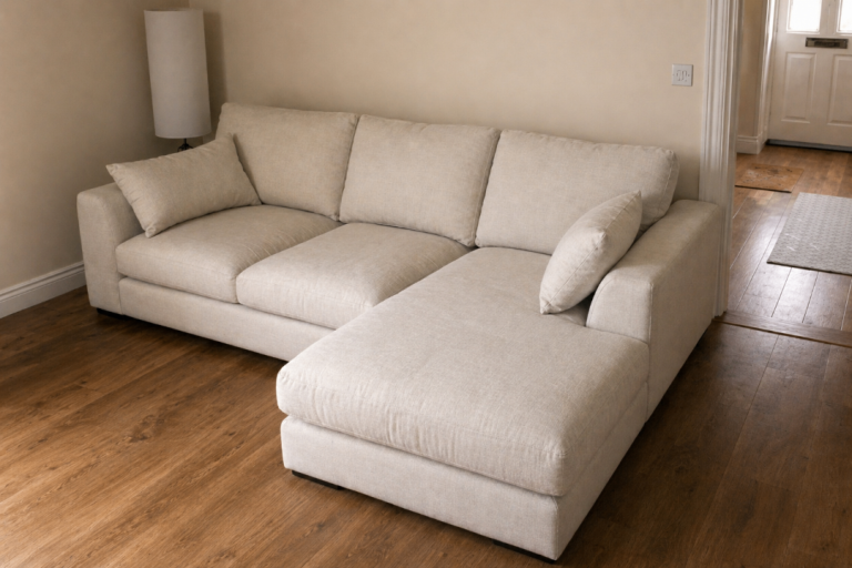 Cream corner sofa (RHF) 