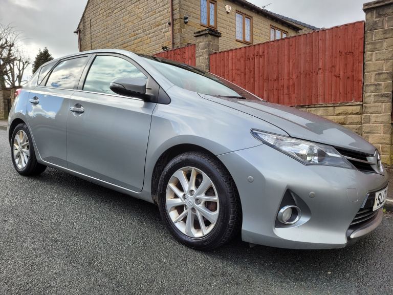 2013(13)TOYOTA AURIS 1.4 D4-D EXCEL 154K SH 12 MONTH'S MOT*£20/TAX*6SPEED*PAN*ROOF*TOP SPEC*