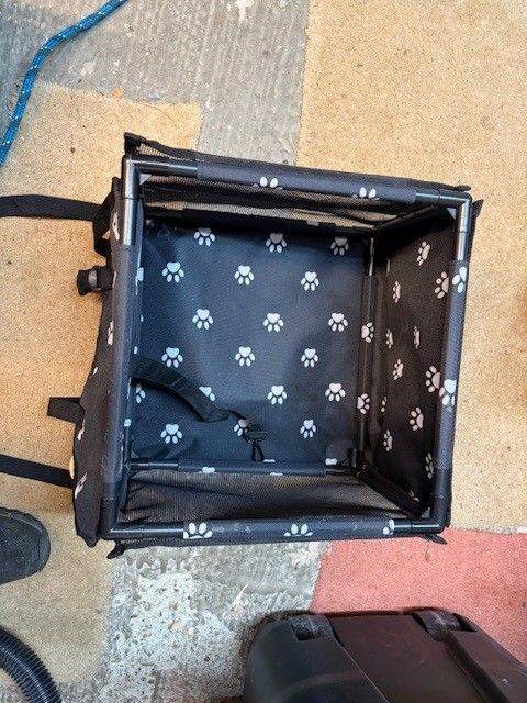 Small dog/puppy car bed