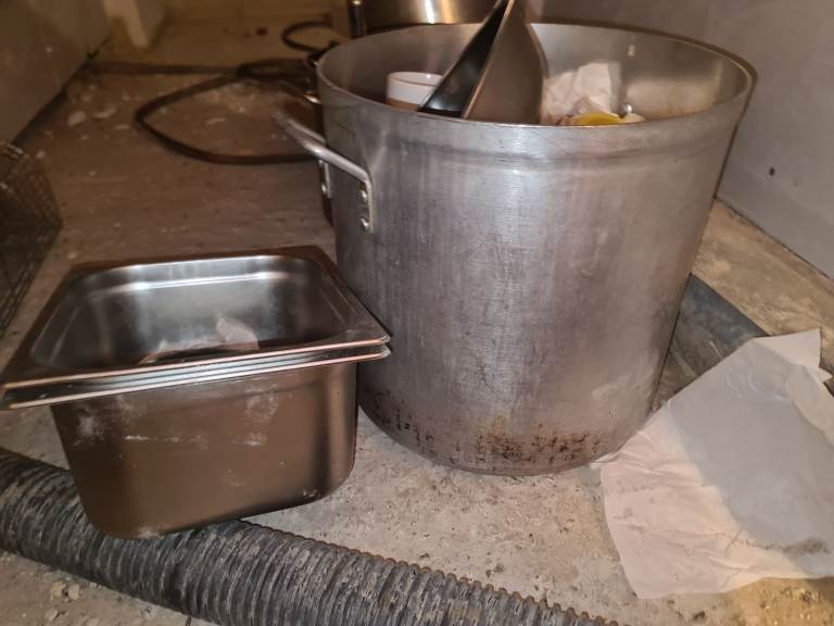 Pots and pans & 2xsquare gastronomy tray