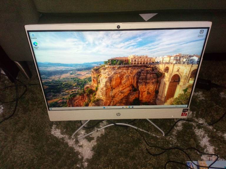 image for for sale 23" all in one widescreen computer £35