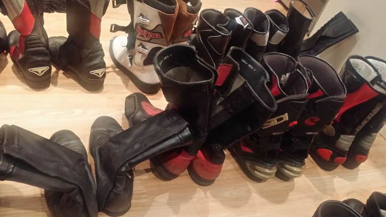 East London Motorcycle Clothing – ALL TYPES – SEE PHOTOS – EAST LONDON - 22