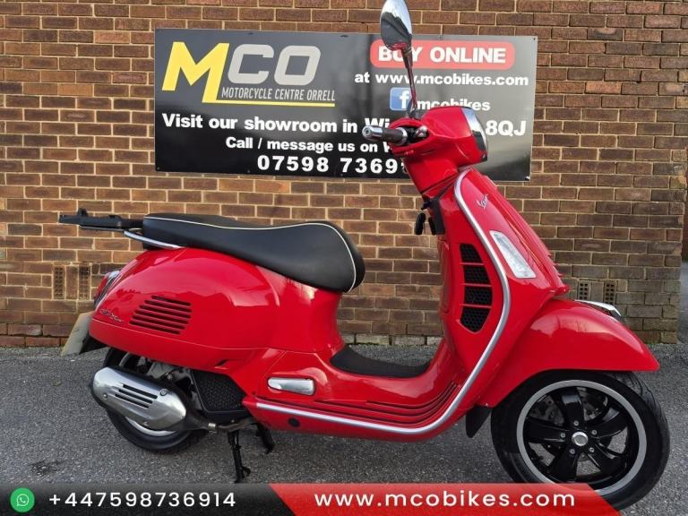 Piaggio Vespa GTS125 Super 2owners 2595miles