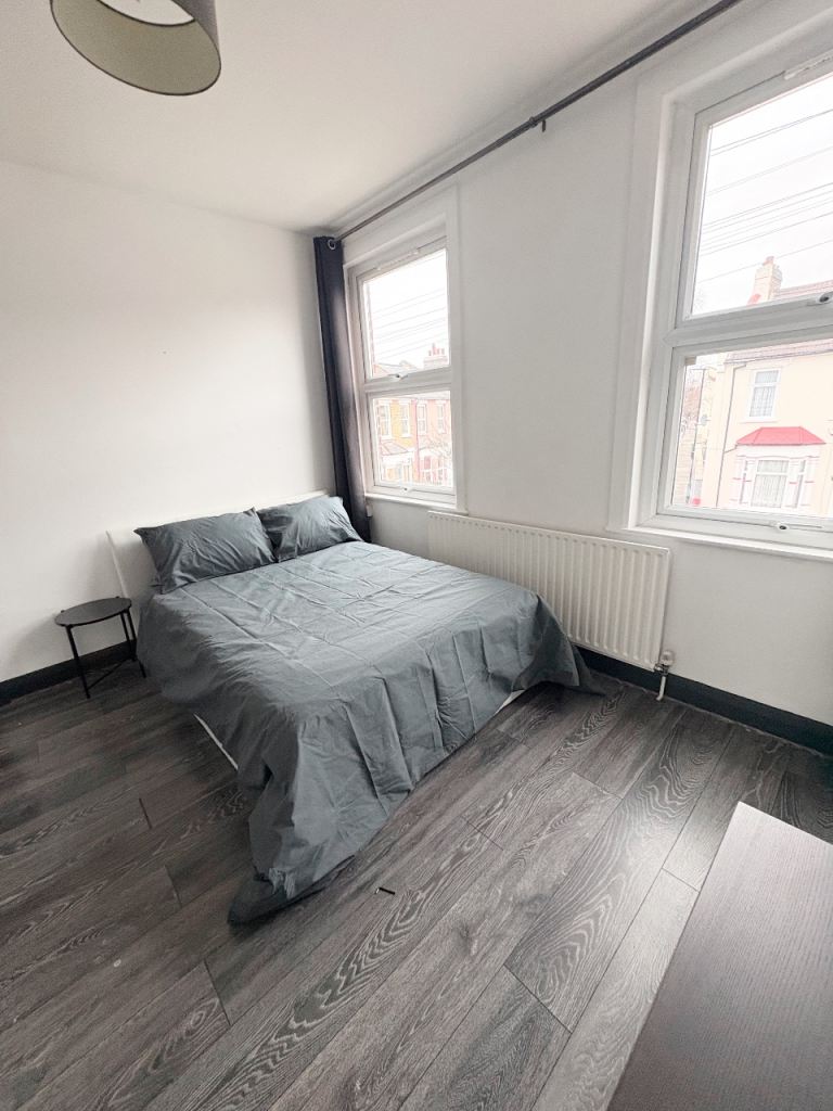 Double room available n15