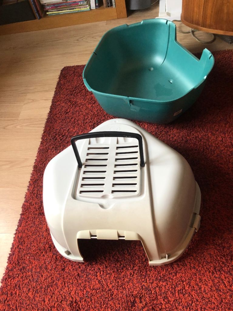 cat toilet corner size used but still great for use