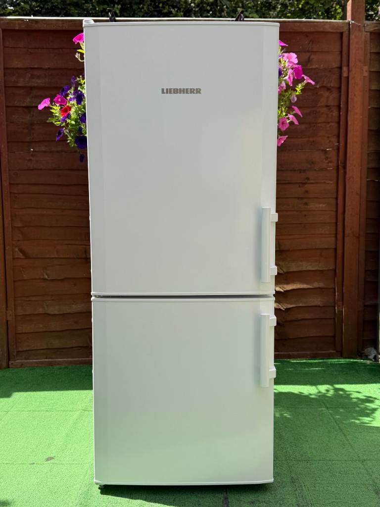 Liebherr CU2311 SmartFrost 2 drawer fridge freezer. A++ Energy Class. Delivery possible.