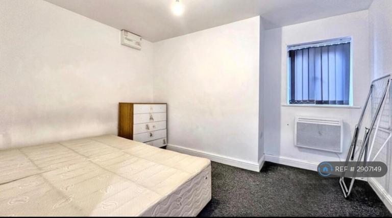 2 bedroom flat in Lodge Causeway, Bristol, BS16 (2 bed) (#2907149)