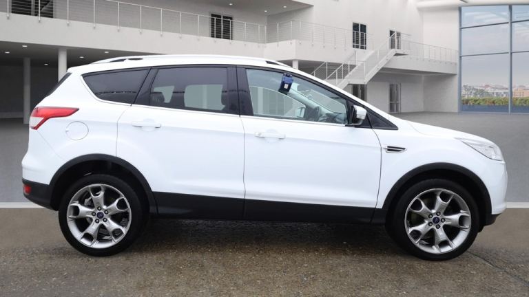 2015 Ford Kuga 2.0 TDCi 180 Titanium AWD 5dr ++ 19 INCH ALLOYS / ULEZ / 7 SERVICES / 4WD + HATCHB...