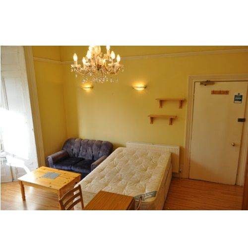 LARGE DOUBLE SEMI-STUDIO FLAT IN HAMMERSMITH GROVE, W6 7HB ***ALL BILLS INC***