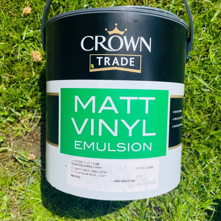 Crown Trade Matt Vinyl Emulsion 2.5l ‘And Breath’