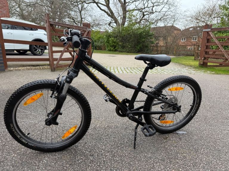 Specialized Hotrock - 20 inch wheels