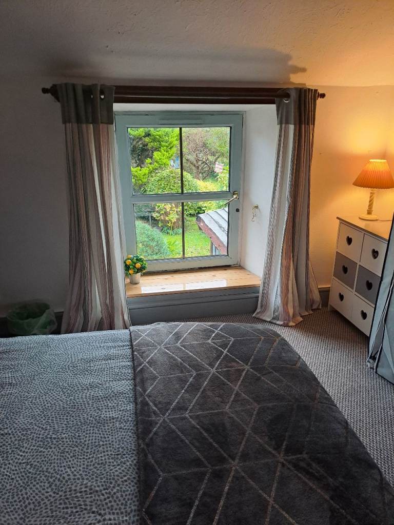 Spacious 4m x 4m Studio-Style Room – £140 per Week 