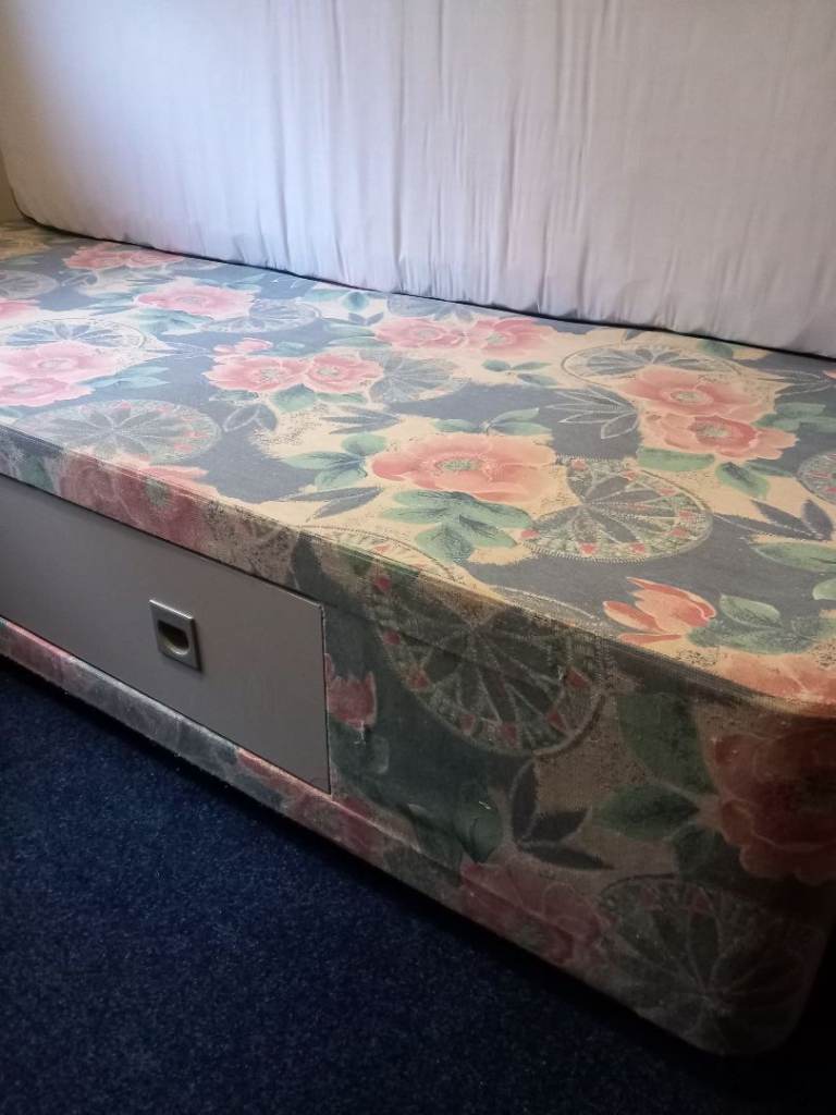 Free single bed with mattress