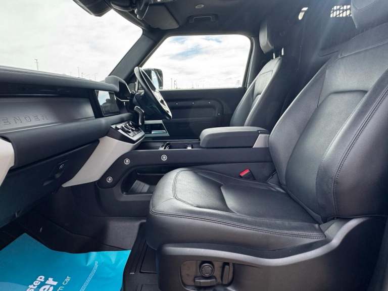 2023 Land Rover Defender 3.0 D250 Hard Top SE Auto PANEL VAN DIESEL Automatic