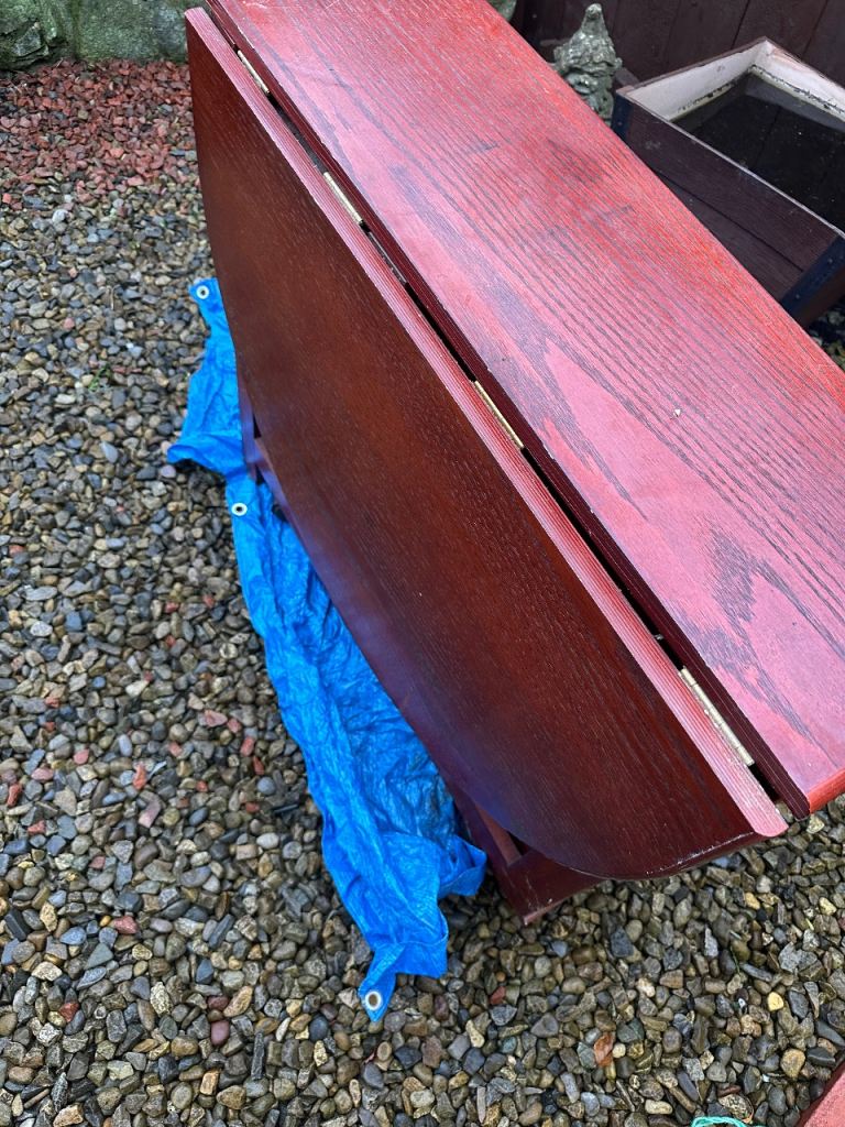 Drop leaf table 4 chairs 