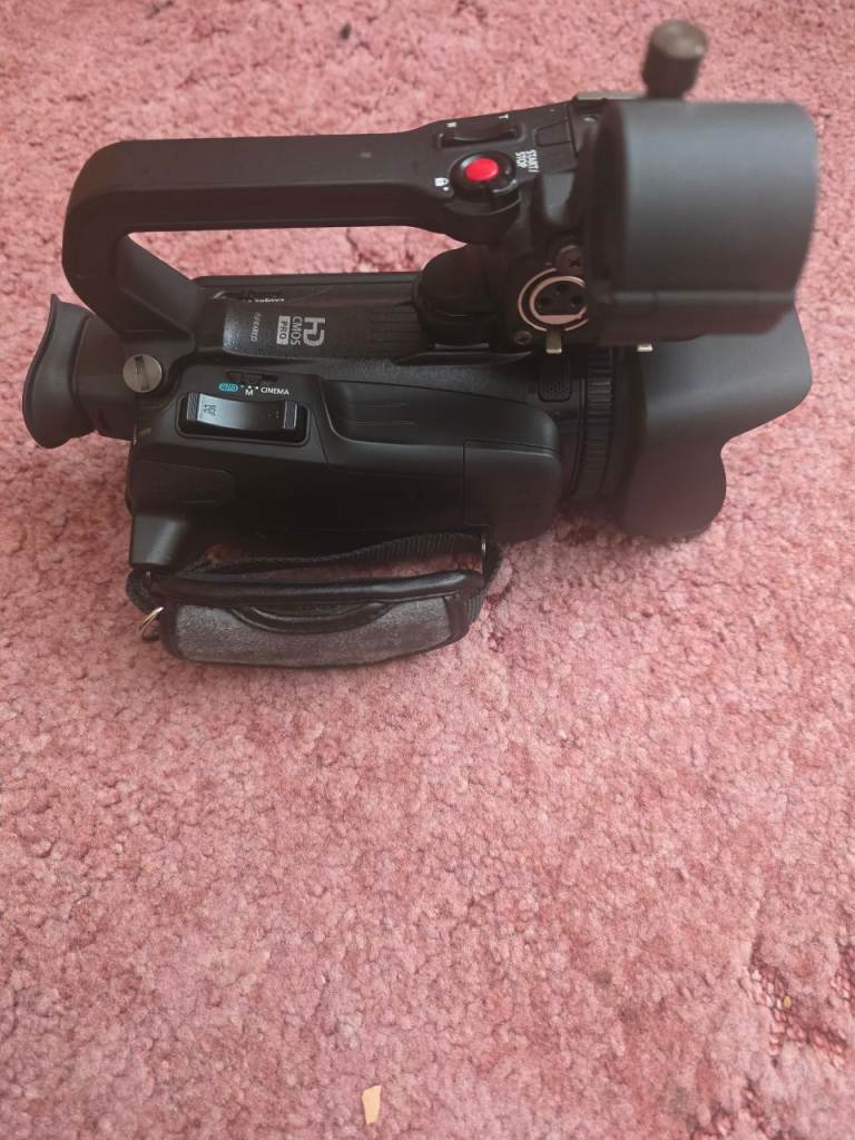 Canon XA11
