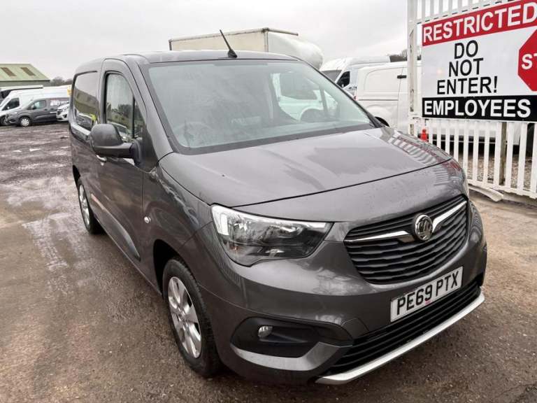 2019 Vauxhall Combo 2000 1.5 Turbo D 100ps H1 LE NAV Van PANEL VAN DIESEL Manual