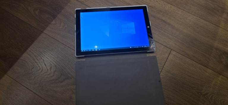 Microsoft Surface Pro 3 touchscreen 2in1 tablet laptop Intel core i7 processor