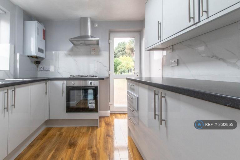 3 bedroom house in Neithrop Avenue, Banbury, OX16 (3 bed) (#2612865)