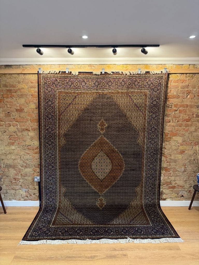 Handmade Persian Tabriz Mahi Rug 300 x 200cm