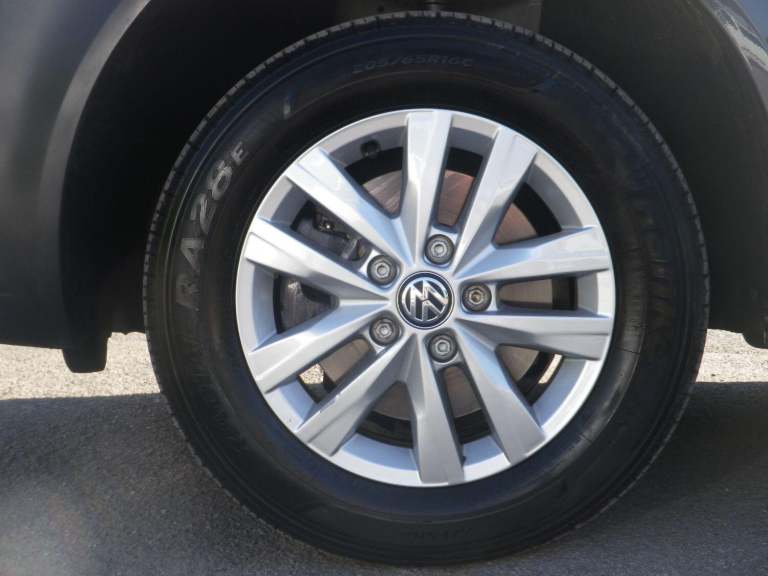 VOLKSWAGEN TRANSPORTER 2.0 TDI T32 Kombi Startline DSG Auto with VW Towbar in