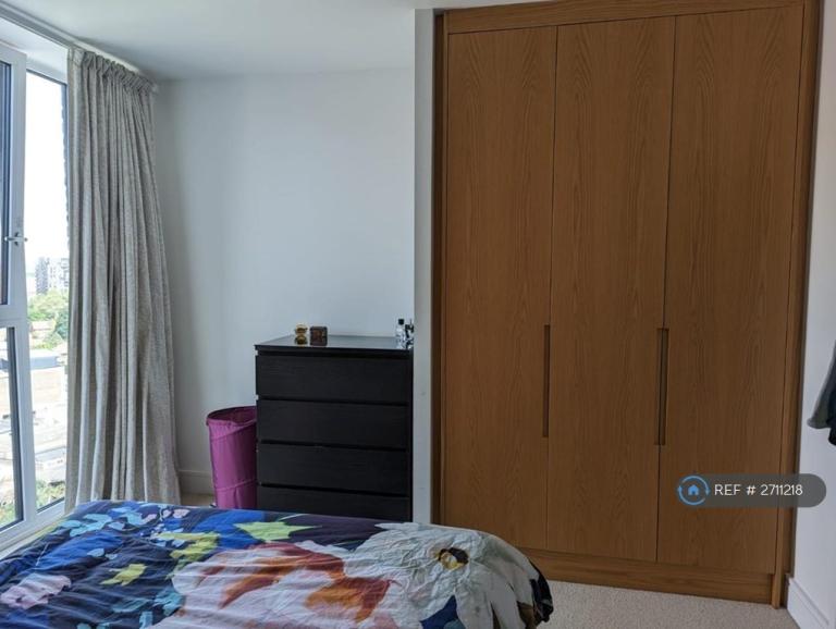 1 bedroom flat in Emily Street, London, E16 (1 bed) (#2711218)