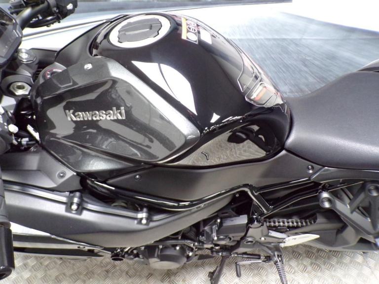 2025 KAWASAKI ZH2 WITH ONLY 1245 MILES FROM NEW