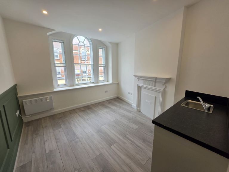 New HMO. 10 x ensuite rooms available on Bromley High Street