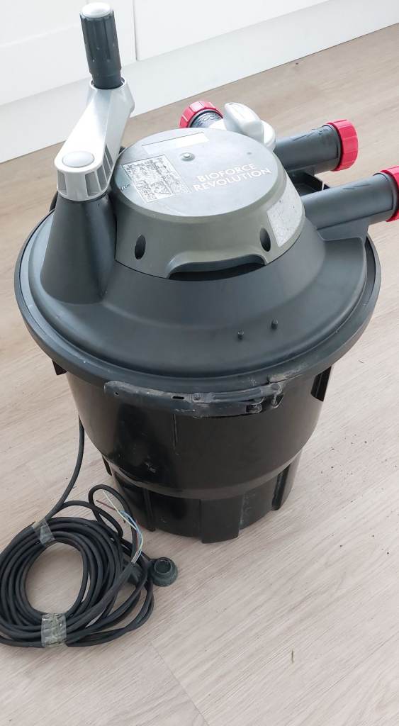 BioForce Revolution 9000 Pond Filter + UVC with New Lid Assembly + Spare UV Bulb.