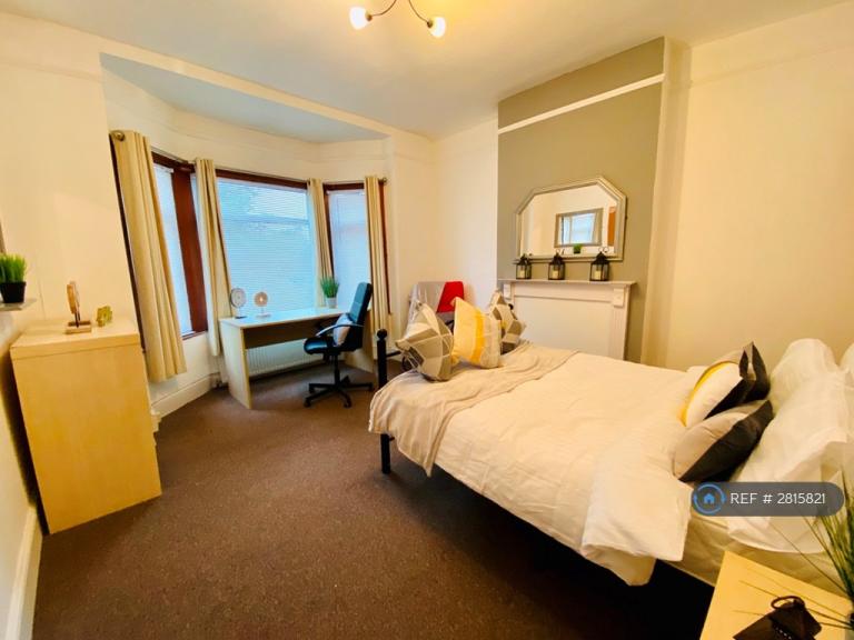 4 bedroom house in Earlsdon Avenue North, Coventry, CV5 (4 bed) (#2815821)