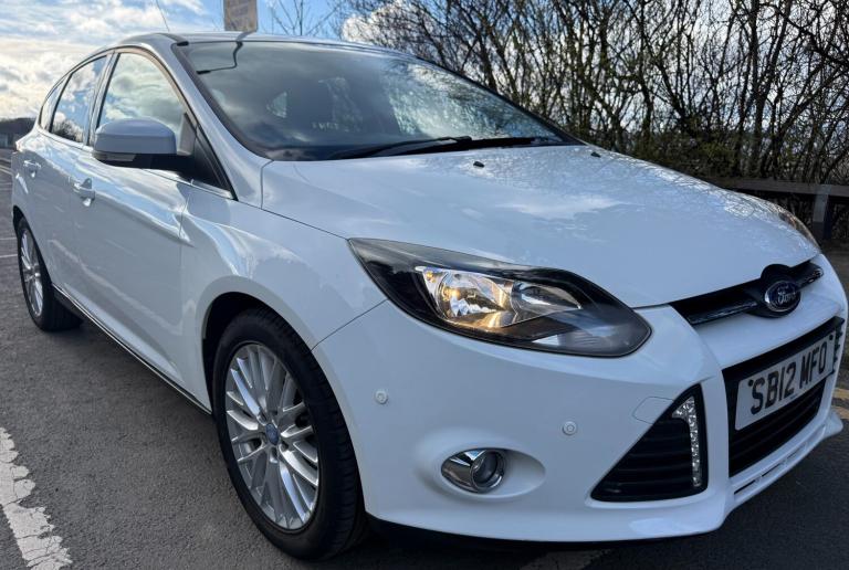 2012 Ford Focus 16 Zetec 5dr HATCHBACK Petrol Manual