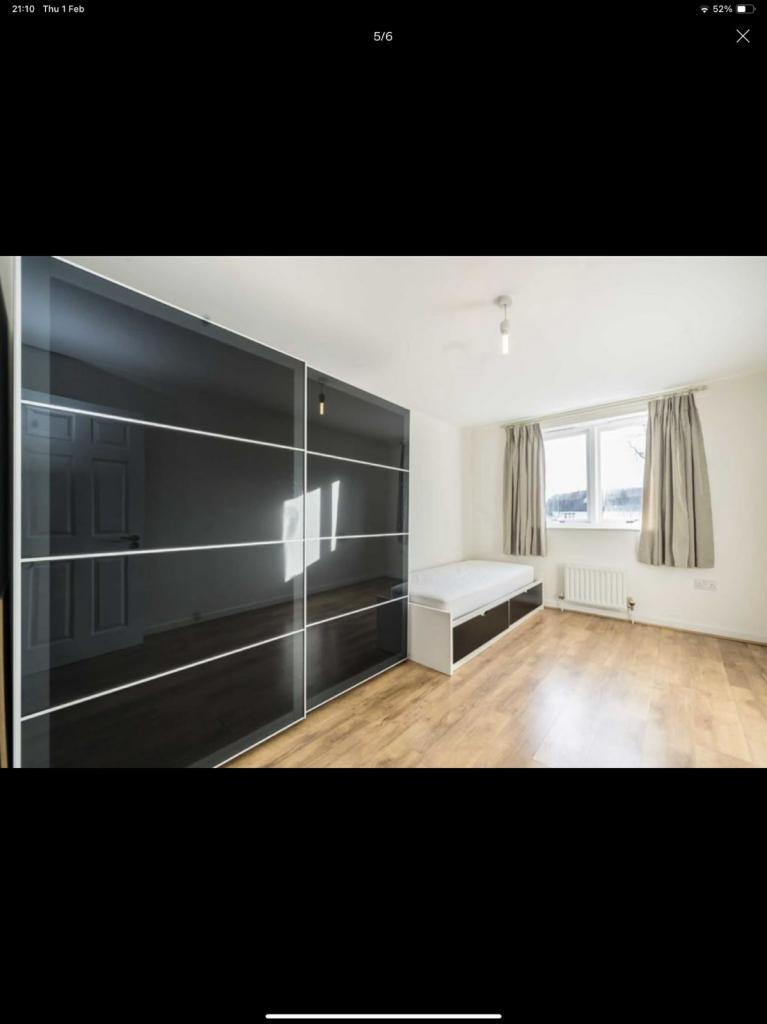 Beautiful double bedroom available to rent in North Finchley ( next to Woodside Park Station )