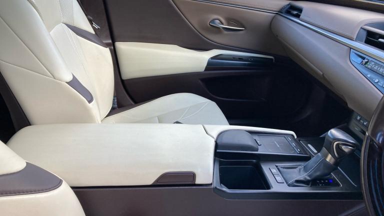 2020 Lexus ES 300h 2.5 4dr CVT SALOON PETROL/ELECTRIC Automatic