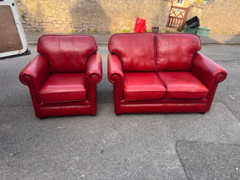 Thomas Lloyd Chesterfield style Suite very good quality possible Delivery 
