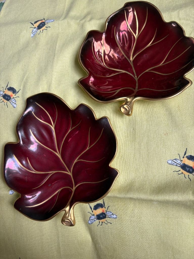 Carltonware Rouge Royals Leaf Dishes – Good Condition