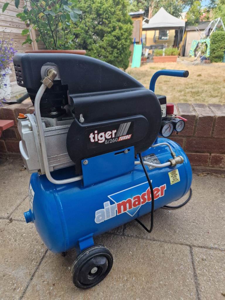 Airmaster Tiger 8/260 7cfm 24 Litre 2HP Air Compressor (230V) used
