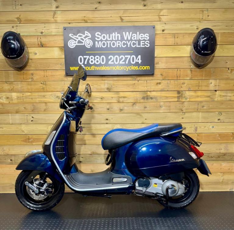 Piaggio Vespa GTS 250 / 2012 model / covered 16.7k miles 