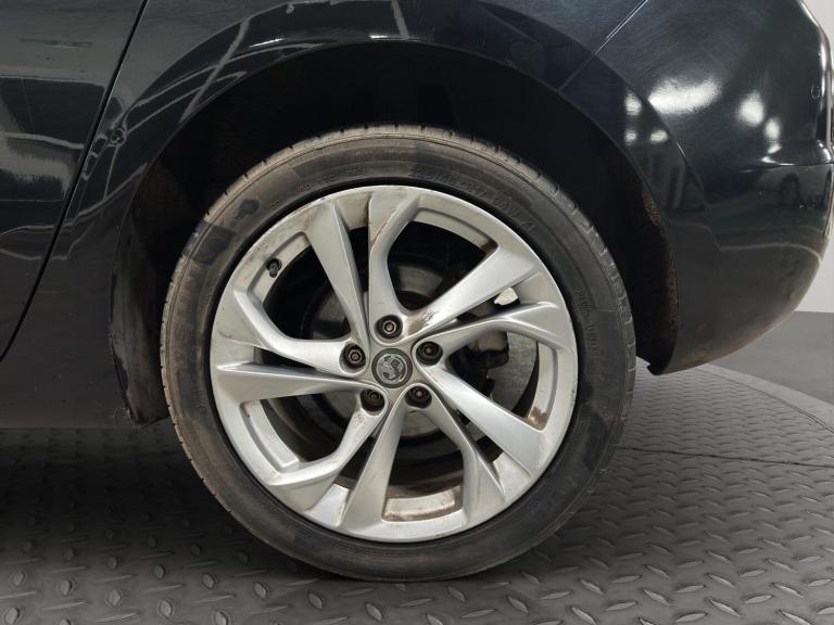 2015 Vauxhall Astra 1.4T 16V 150 SRi 5dr HATCHBACK PETROL Manual