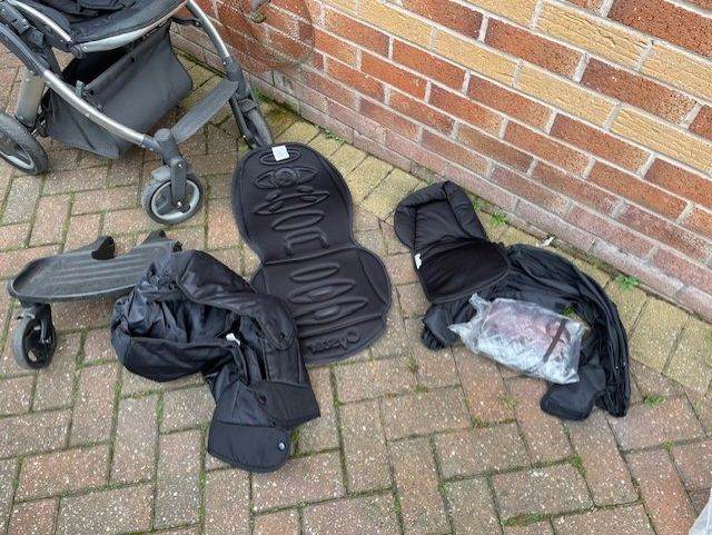 Oyster - Pram stroller pushchair bundle - baby newborn toddler buggy board rain covers