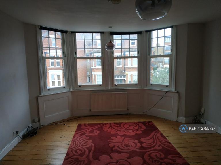 2 bedroom flat in Gleneldon Road, London, SW16 (2 bed) (#2755727)