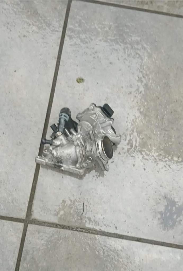 VW Tiguan 2.0 TDI EGR Valve | 04L131501C | Exhaust Gas Recirculation Valve