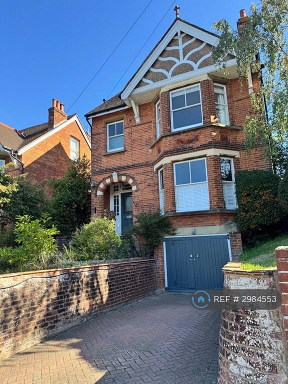 5 bedroom house in Deerings Road, Reigate, RH2 (5 bed) (#2984553)