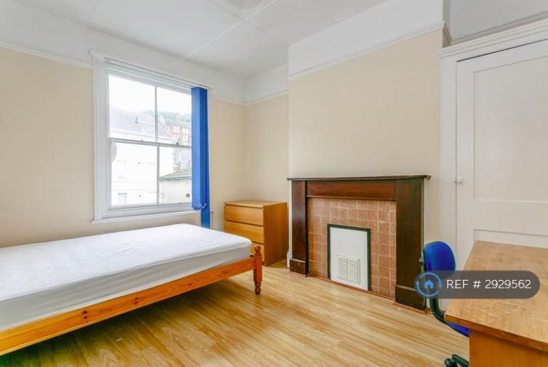 1 bedroom in Queens Road, East Sussex, TN34 (#2929562)