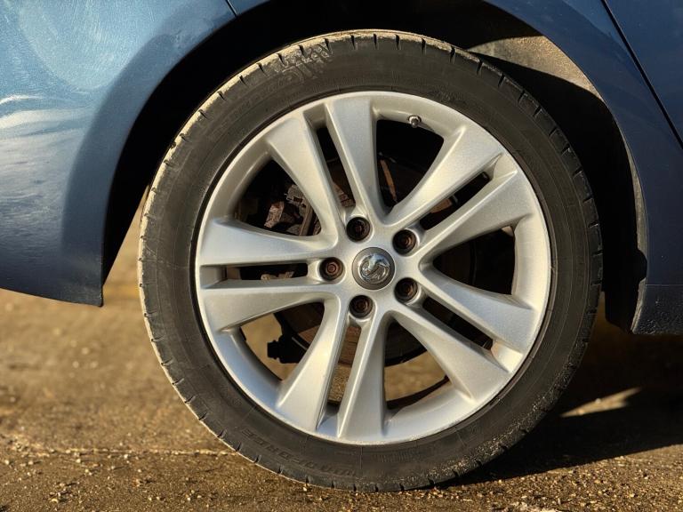 2015 Vauxhall Zafira 1.4T SRi 5dr MPV Petrol Manual