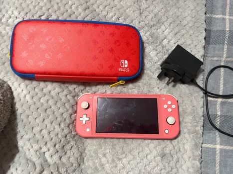 Nintendo switch coral 