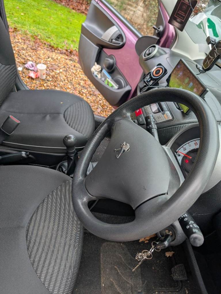 Peugeot, 107, Hatchback, 2012, Manual, 998 (cc), 5 doors