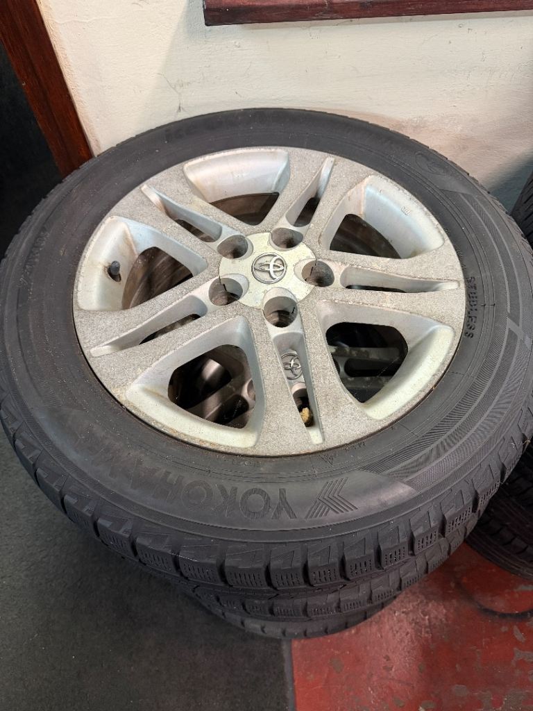 Toyota Alloys Yokohama Tyres 16”