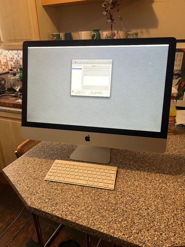 Apple iMac 27-inch Desktop mac with Magic Keyboard- 3.5ghz quad core i7, 32gb ram